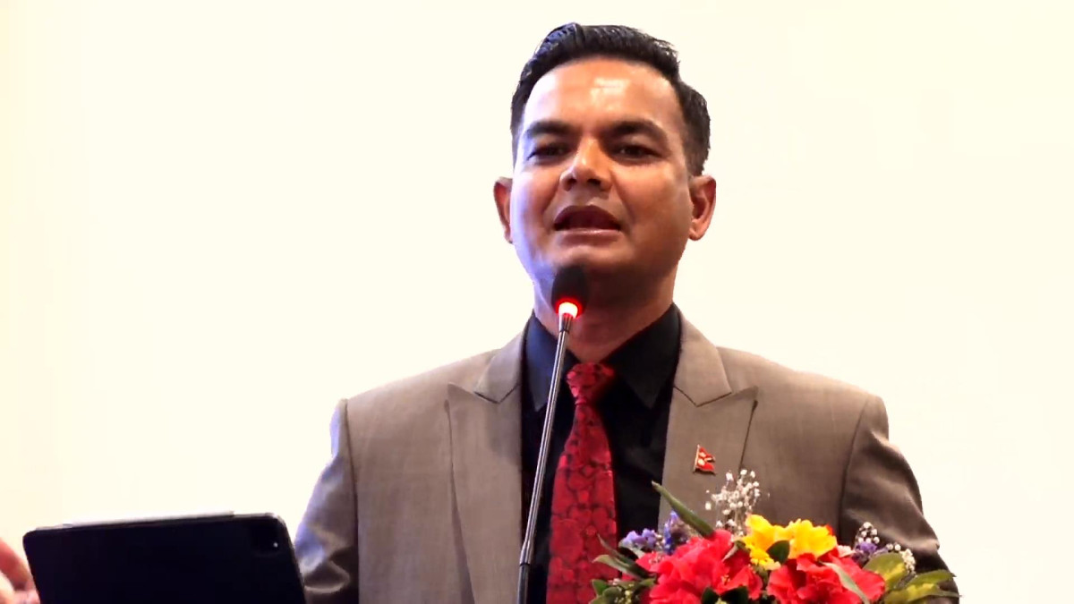 प्रधानमन्त्रीलाई ‘राजदूत बनाइदिन’ म्यासेज गर्दा सचिव कृष्णहरि पुष्कर पक्राउ अनि रिहा
