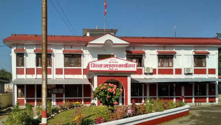 भारी वर्षाको जोखिमपछि दाङका पाँच सडकखण्डमा राति सवारी बन्द
